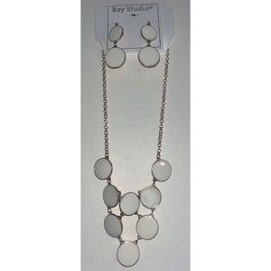 NEW! Beautiful Bay Studio 2-pc White And Gold Statement Necklace & Earring Set